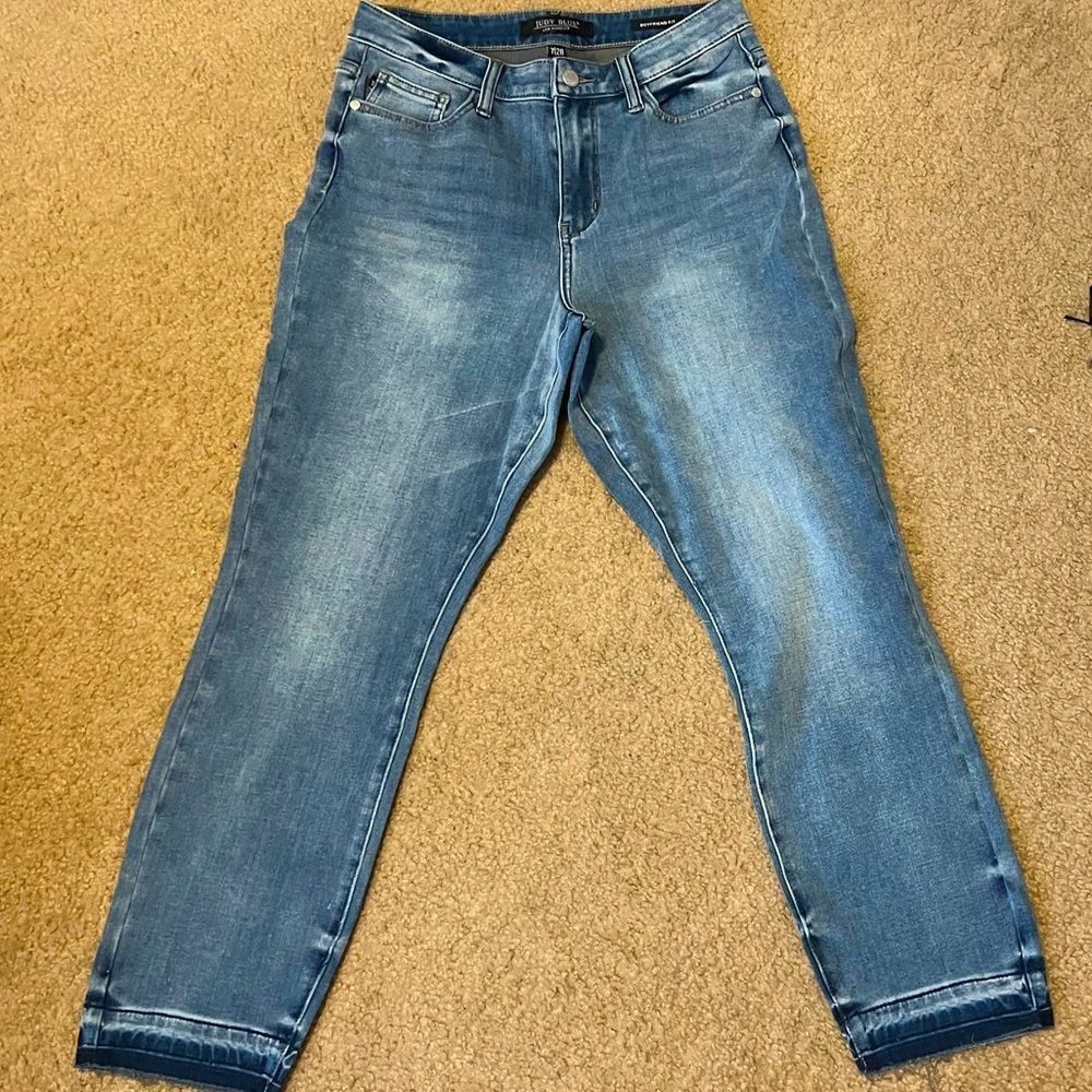 Judy Blue Boyfriend Fit Mid-Rise Jeans
